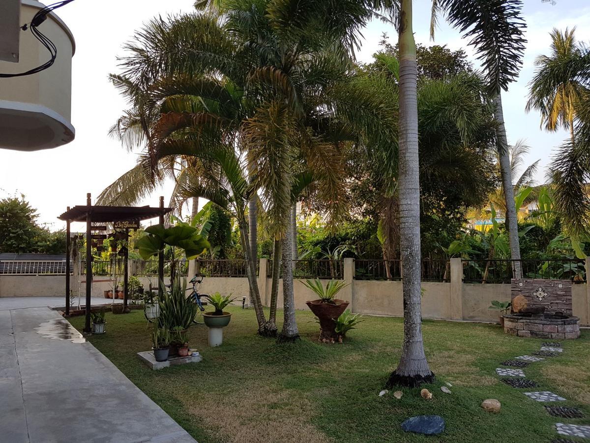 Big Garden Homestay Пантай Ремис Экстерьер фото