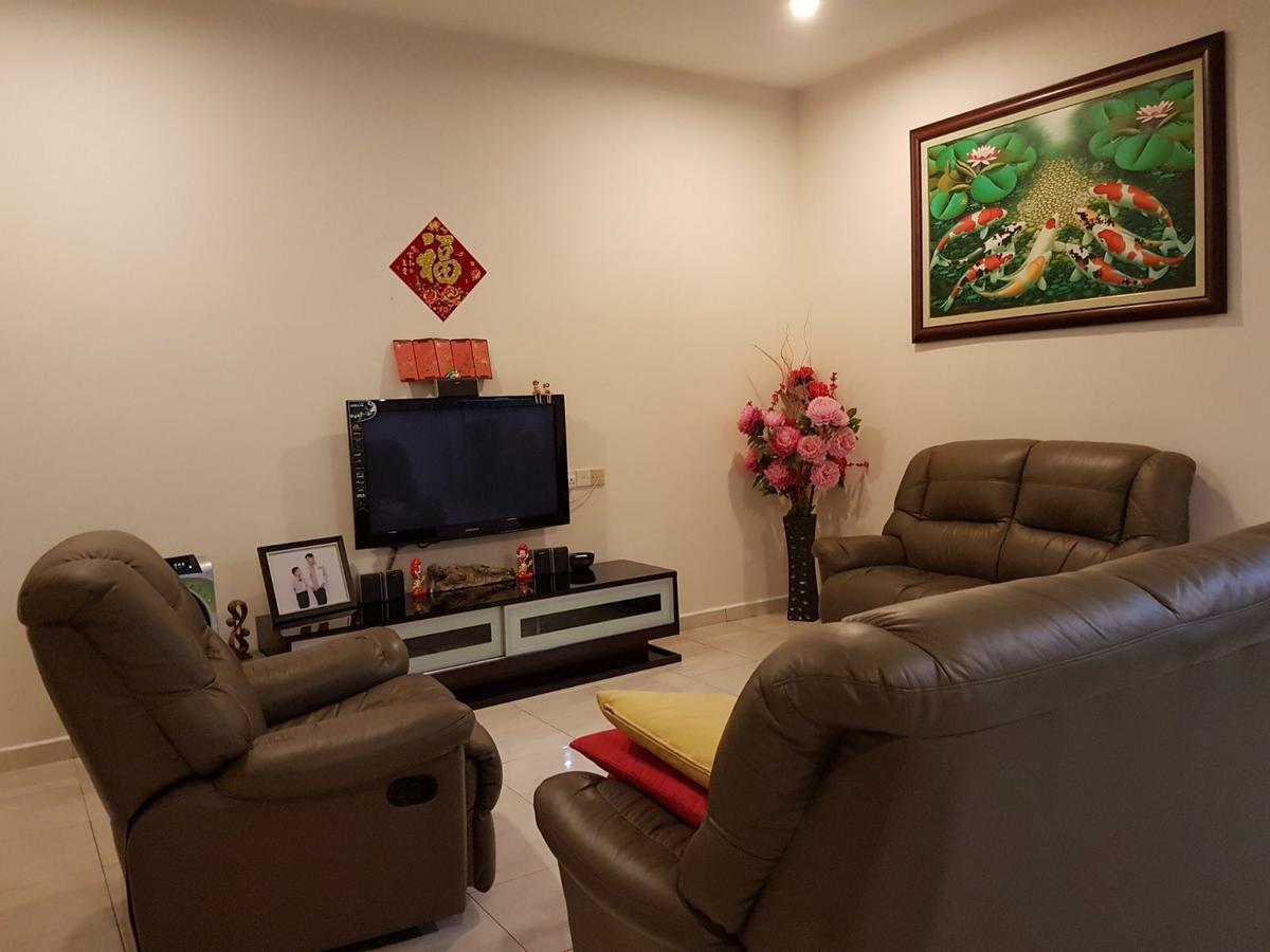 Big Garden Homestay Пантай Ремис Экстерьер фото